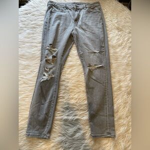 Women’s American Eagle hi-Rise Distressed Jeggings 
 Jeans Size ((8))